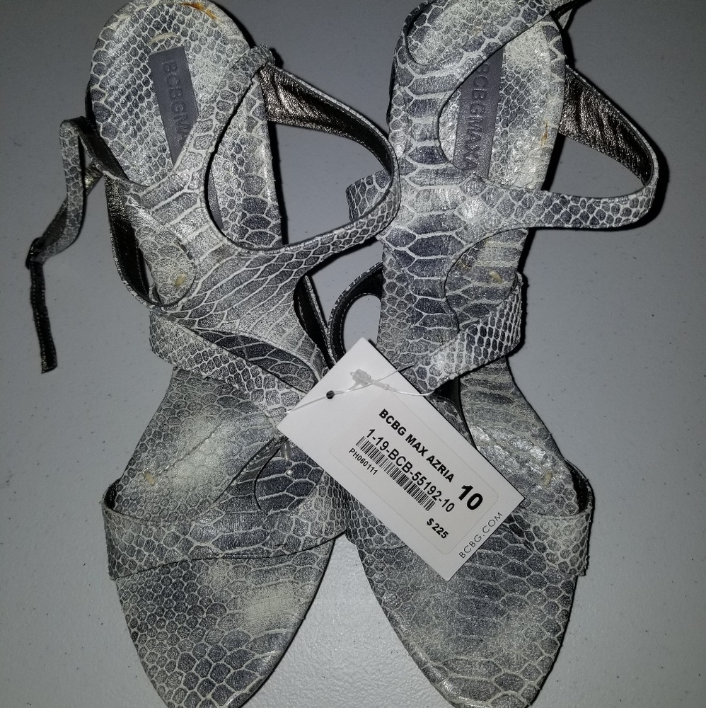 BCBGMAXAZRIA